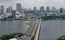 Malezya, 1 Nisan ile 7 Nisan arasında Singapur’a kayıtlı araçlar için 20 RM tutarındaki yol ücretinden feragat edecek